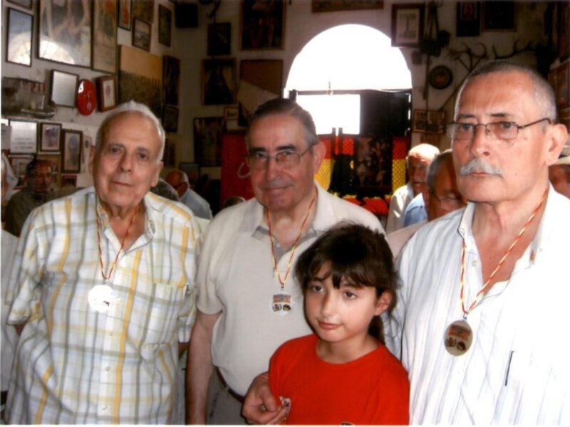 La Peña El Tricornio de Chipiona celebra el 25 aniversario de su fundación con un homenaje a socios destacados.-