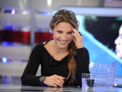 Elsa Pataky, enseña trucos para ser sexy en la cama con Pablo Motos