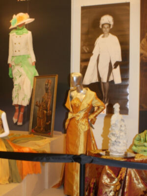 Inaugurada la exposición del modisto sevillano Pepín Castillo 