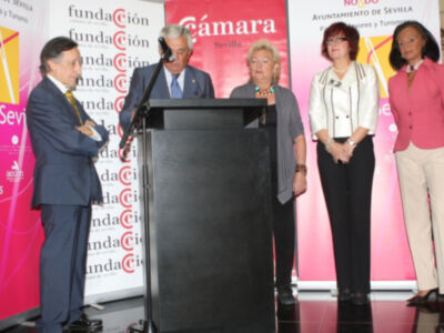 Inaugurada la exposición del modisto sevillano Pepín Castillo 