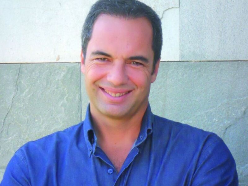 Raquel Revuelta presento la revista gratuita de Gestión deportiva de Andalucía con Ignacio Revuelta de director