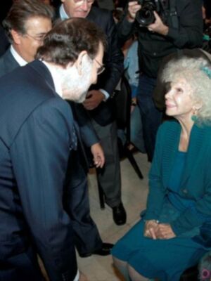 Patricia Rato, la Duquesa de Alba y Rjoy acompañan a Juan Ignacio Zoido en la presentación de su libro Zoido, destino Sevilla