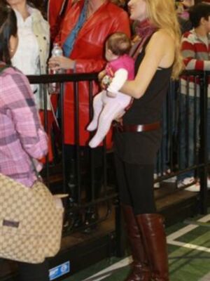 Carolina Cerezuela y su hija acompañaron a Carlos Moyá en su despedida en España del tenis 