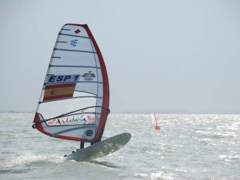 Blanca Manchón se desquita con una victoria final en la Regata de Año Nuevo