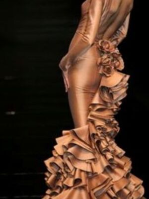 Viki Berrocal, con once kilos menos,  presenta su nueva colección en Sevilla con Virginia Troconis, Marta Sánchez, Boris, Ana García Siñeriz y Nuria March