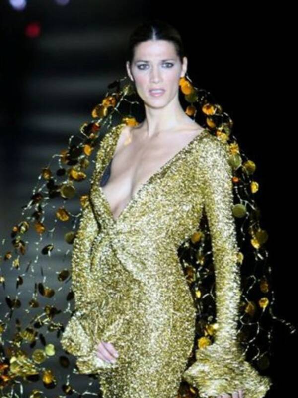 Viki Berrocal, con once kilos menos,  presenta su nueva colección en Sevilla con Virginia Troconis, Marta Sánchez, Boris, Ana García Siñeriz y Nuria March