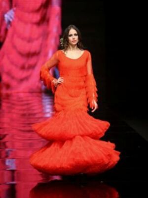 Beatriz Trapote regresa de Colombia y se estrena como modelo en Simof 2011