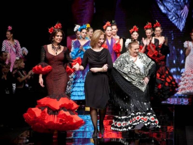Marisa Jara, Helen Lindes, Paula Guilló, Miss España 2010, Eva González y Mª José Suárez de flamenca en Simof 2011