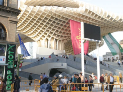 La Plaza de la Encarnación da paso a Metropol Parasol