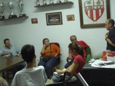 Gran satisfacción en la reunión de la coalición Partido Andalucista y Compromiso con Lora con la directiva del lora C.F. 