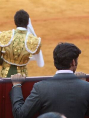 El abrazo de Fran Rivera y Cayetano en la maestranza