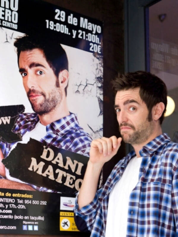 El actor Dani Mateo llena de humor el teatro Quintero con El show de Dani Mateo 