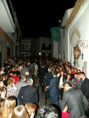 Solemne Procesión de subida de los titulares de la Hermandad de la Vera-cruz de Alcalá del Río (Sevilla)