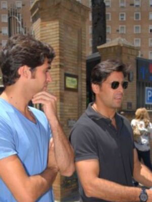 Fran y Cayetano Rivera muy preocupados por la salud de su tía Belén tuvieron que ingresarla de urgencia por una recaída