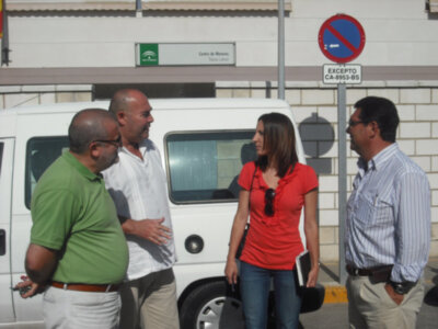 El alcalde y la delegada de Bienestar Social visitan el Centro Tolosa Latour(Chipiona)