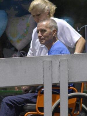 El doctor Alfonso del Corral, jefe de los servicios médicos del Real Madrid, se ocupará de la rehabilitación del torero Ortega Cano