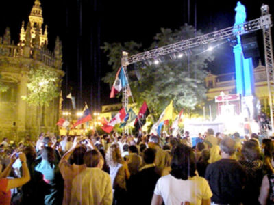 Eucaristía presidida, por el arzobispo y el obispo auxiliar de Sevilla en la Plaza del Triunfo de la capital Hispalense