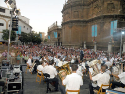 Concierto Extraordinario de la víspera de la Virgen de los Reyes