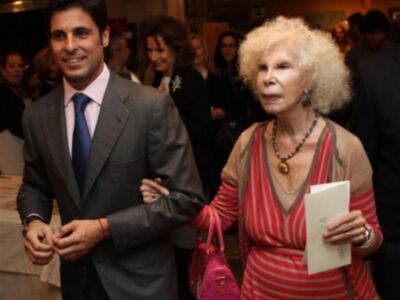 La Duquesa Alba confirma en un comunicado que se casara en Sevilla a primeros de octubre  