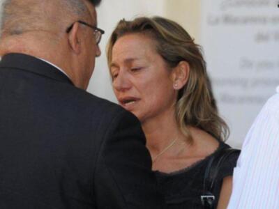 Litri, Carolina Herrera, Curro Romero, Carmen Tello acompañan a Julio Aparicio en el entierro de su madre la bailaora Maleni Loreto en Sevilla