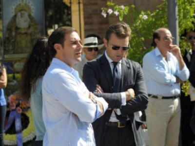 Litri, Carolina Herrera, Curro Romero, Carmen Tello acompañan a Julio Aparicio en el entierro de su madre la bailaora Maleni Loreto en Sevilla