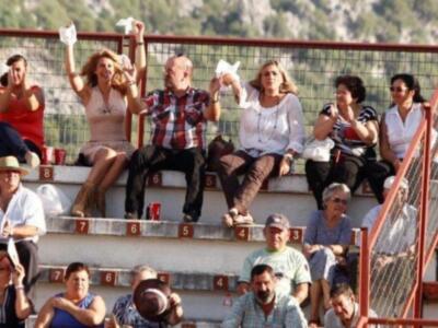 Carmen Bazán ejerce de abuela orgullosa con los hijos de Jesulín y María José campanario  