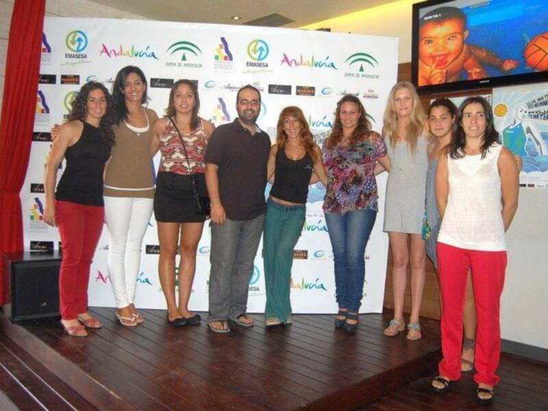 El waterpolo nazareno de elite levanta el telón oficial al curso 2011/2012