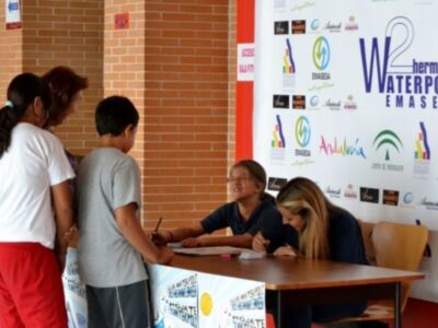 La campaña 'Mójate con el waterpolo' se hace sentir en Montequinto