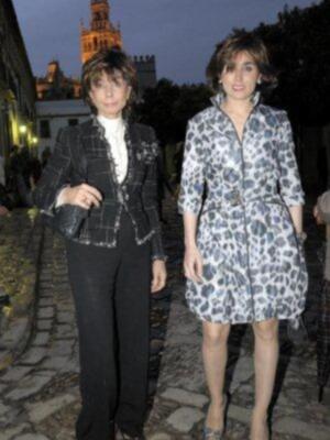 La duquesa de Alba sufre una caída en su palacio y tiene que  guardar reposo por una fisura en la pelvis y suspende la luna de miel a Tailandia