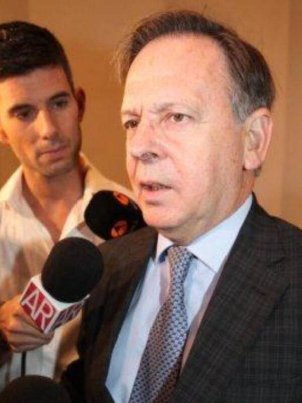 La duquesa de Alba sufre una caída en su palacio y tiene que guardar reposo por una fisura en la pelvis y suspende la luna de miel a Tailandia