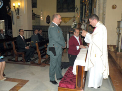 La Hermandad de Jesús Nazareno homenajeo a la guardia civil de Alcalá del Río