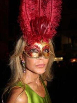 Fiesta de gala y mascaras en los Reales Alcázares de Sevilla  