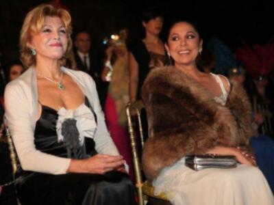 Fiesta de gala y mascaras en los Reales Alcázares de Sevilla  