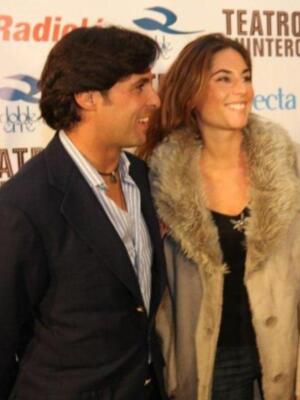 Francisco Rivera, con su novia Lourdes, feliz por la paternidad y la boda de su hermano pequeño