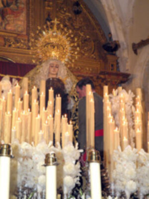 Galeria de la Solemne Función Eucarística, donde se procedió a la imposición del Fajín del Rey Juan Carlos I, a la Soledad de Alcalá del Río.