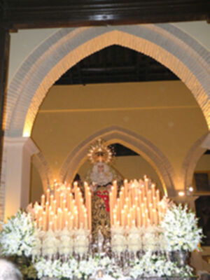 Procesión de gloria de la Virgen de la Soledad de Alcalá del Río con motivo de la imposición del Fajín de S. M. EL Rey Juan Carlos I