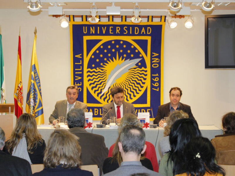Presentación en la UPO del libro "Te cuento la Navidad"