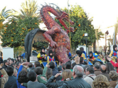 Los Reyes Magos repartieron  ilusión por el barrio de Triana.