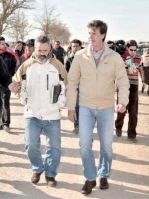 Cayetano Martínez de Irujo visita agricultores de Marinaleda