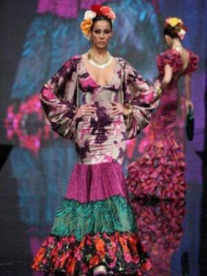 Vicky Berrocal reúne a sus amigos para presentar su nueva colección de flamenca