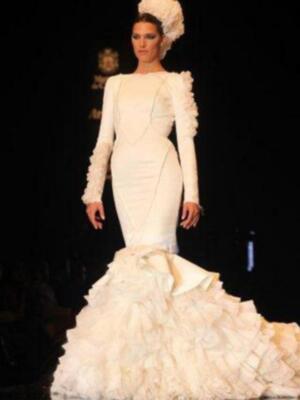 Vicky Berrocal reúne a sus amigos para presentar su nueva colección de flamenca