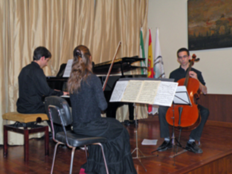 Concierto de violín, violonchelo y piano, por el Trío Anira en el Ateneo Sevillano