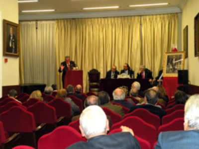 El cofrade Gabriel Solís Carvajal, pronuncio en el Ateneo Sevillano, el pregón de la Siete Palabras.