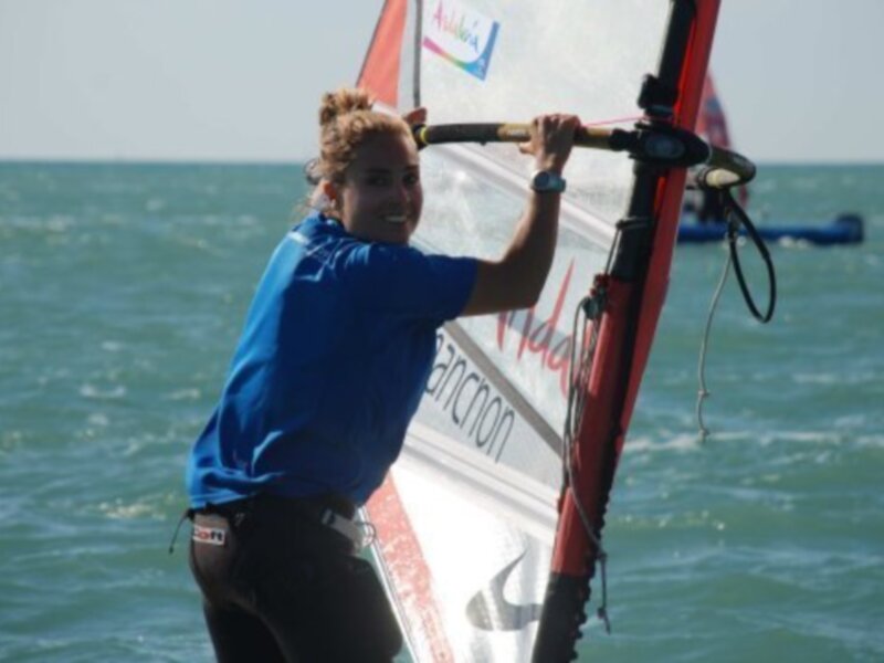 Debut triunfal de Blanca Manchón en la bahía de Cádiz
