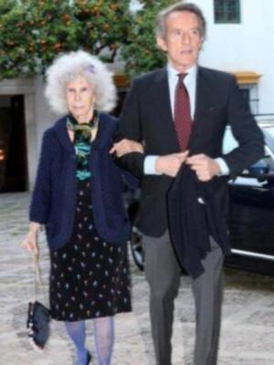 Los duques de Alba asisten al pregón del costalero que dio Rafael Peralta