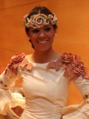 José Fernando ortega apoya a su hermana Gloria Camila en un desfile 