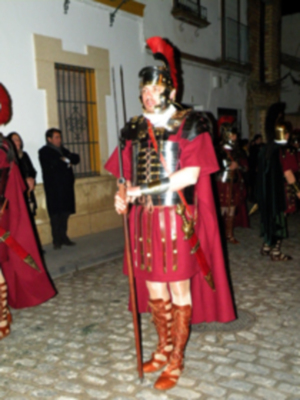 La lluvia da una tregua a la madrugada ilipense, y la Hermandad de la Vera-cruz, estreno su paso y su cuadrilla de romanos.