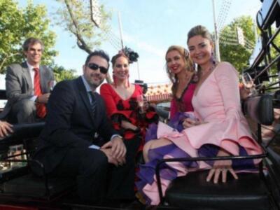 Numerosos personajes conocidos en Feria de Sevilla 2012