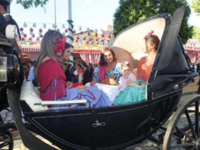 Numerosos personajes conocidos en Feria de Sevilla 2012