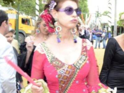 Numerosos personajes conocidos en Feria de Sevilla 2012